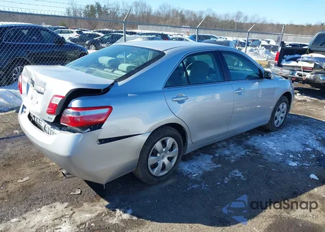 2009 Toyota Camry Le z USA, uszkodzony, nr VIN 4T1BE46K59U268957